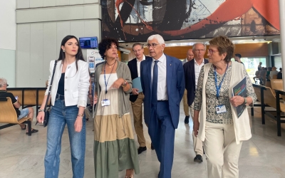 El conseller de Salut, Manel Balcells, durant la visita al Parc Taulí